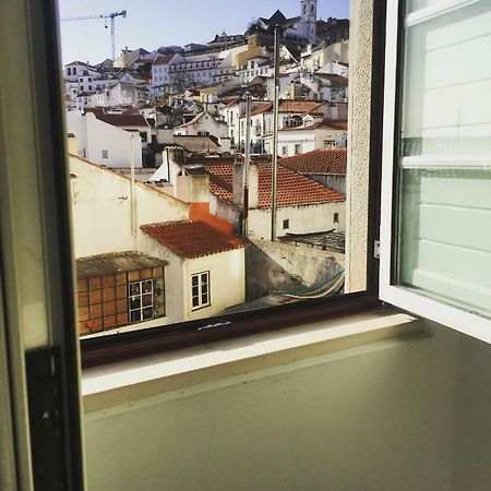 Pequeno Hostel Studio Lisbon Bagian luar foto